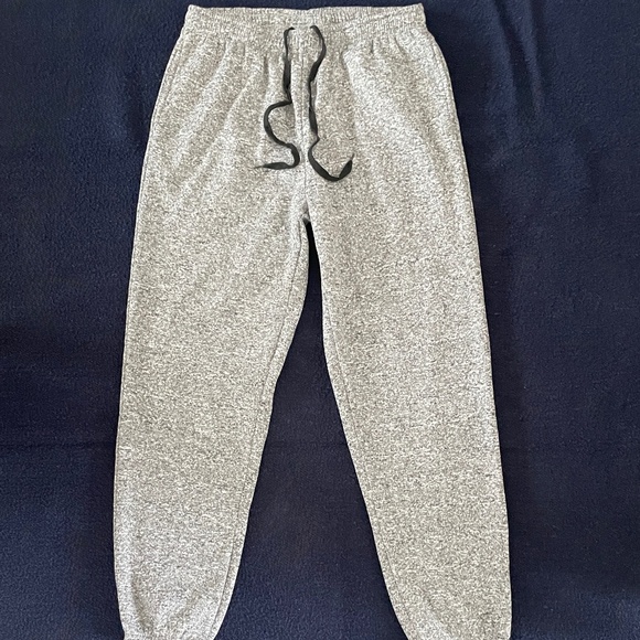 MEN'S PANTS   (JOGGERS SWEATPANTS OR JUST RELAX)  SIZE L - Picture 2 of 9